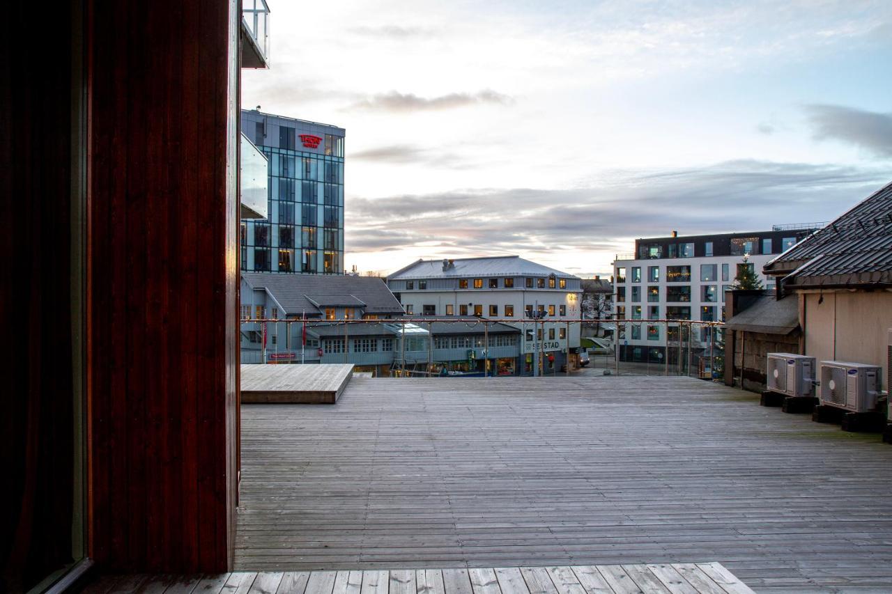 Nordis Apartments - Torget 21 Svolvaer Exterior photo