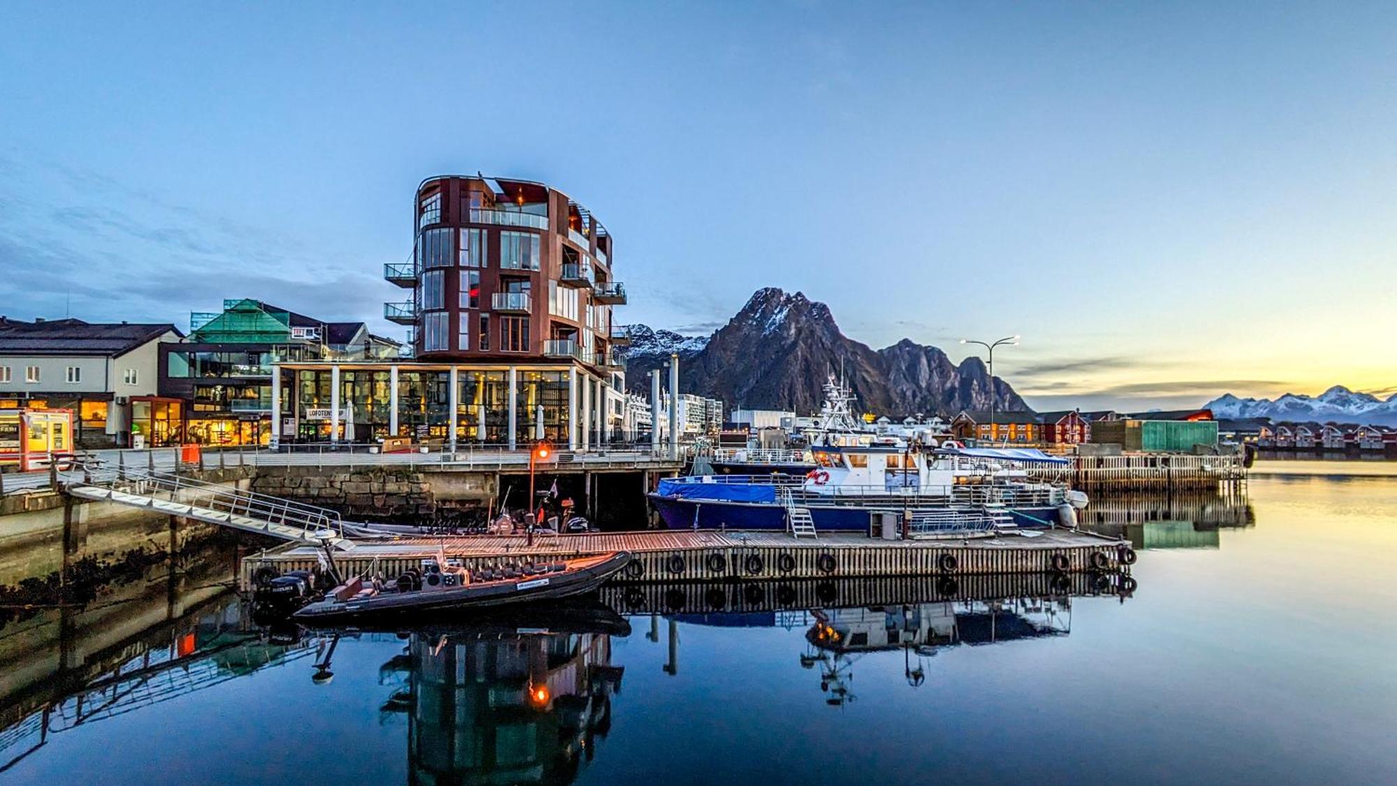 Nordis Apartments - Torget 21 Svolvaer Exterior photo